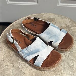 Born Carah Women’s Suede adjustable Light Blue tie-dyed Slingback Sandals Sz 8